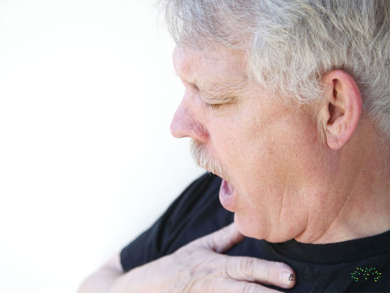 علت تنگی نفس در سالمندان